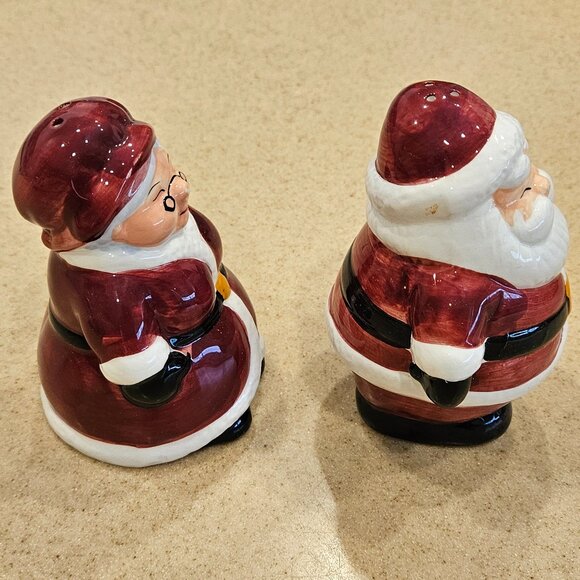PUBLIX CERAMIC CHRISTMAS HOLIDAY SANTA & MRS CLAUS SALT & PEPPER SHAKERS SET - Picture 8 of 12